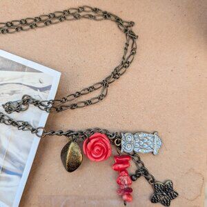 Vintage 90's - y2k whimsical brass tone owl & faux coral necklace